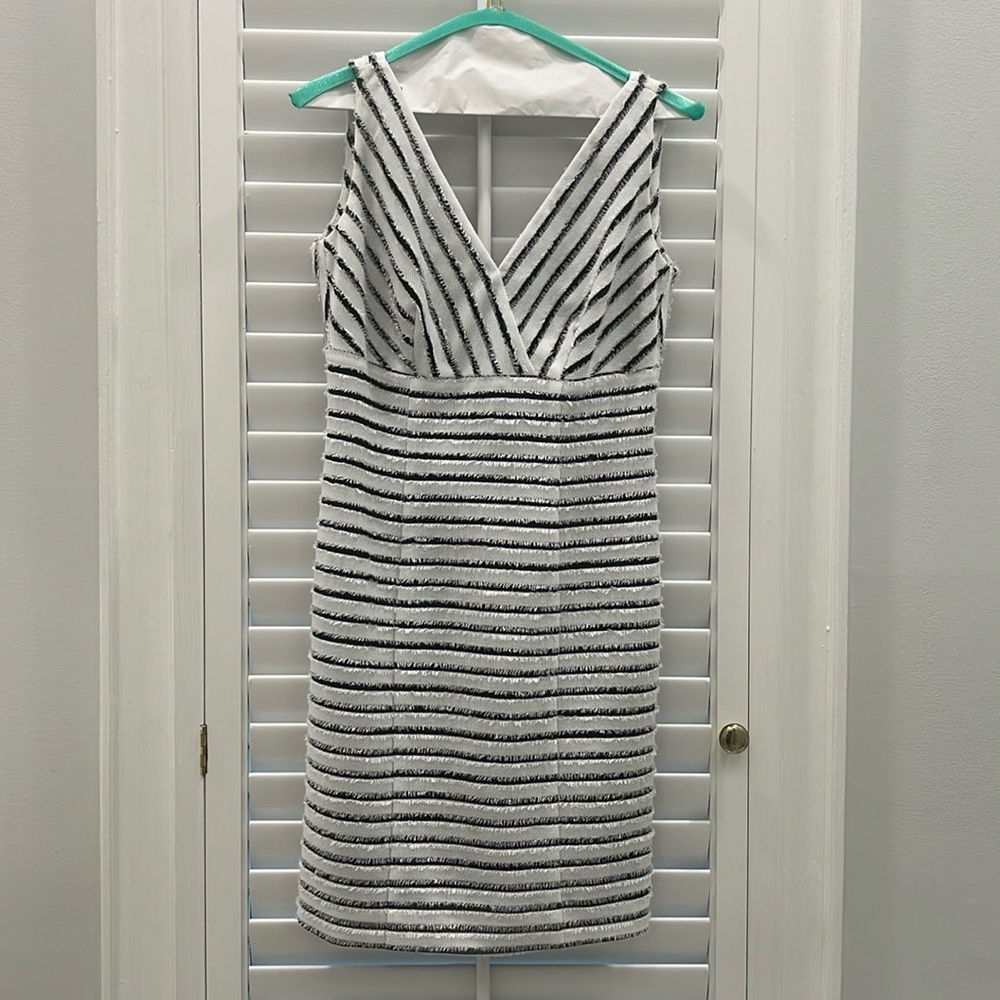 W by Worth Black White Textured Fringe Sheath Dress Size 2 V-Neck